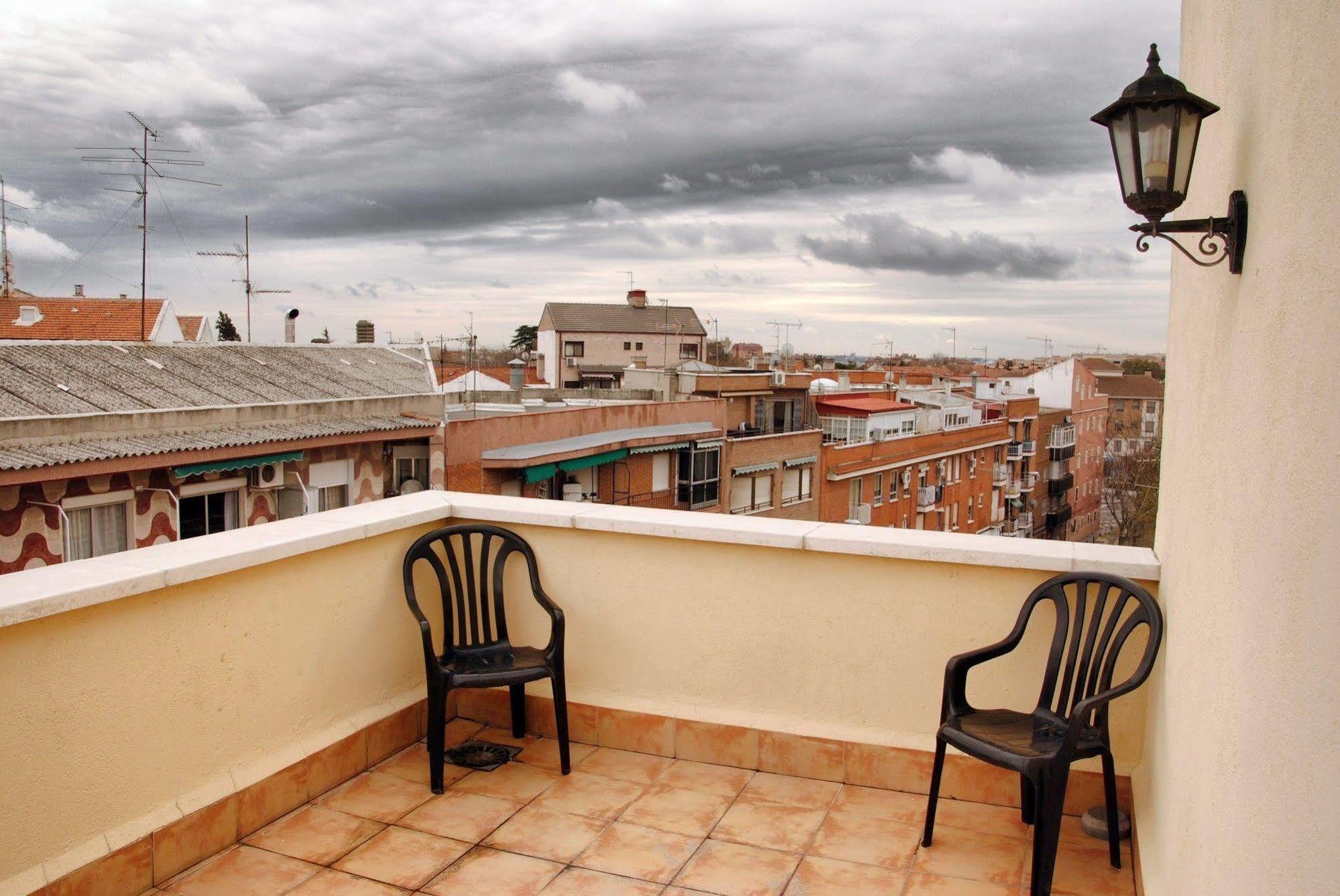 Hostal Maria Ronda Madrid Exterior foto